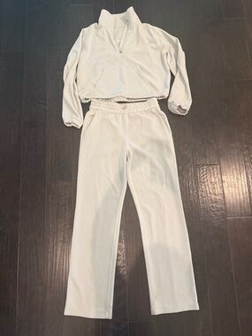 LULULEMON Softstreme Set in Bone Straight-Leg Pants and Half Zip